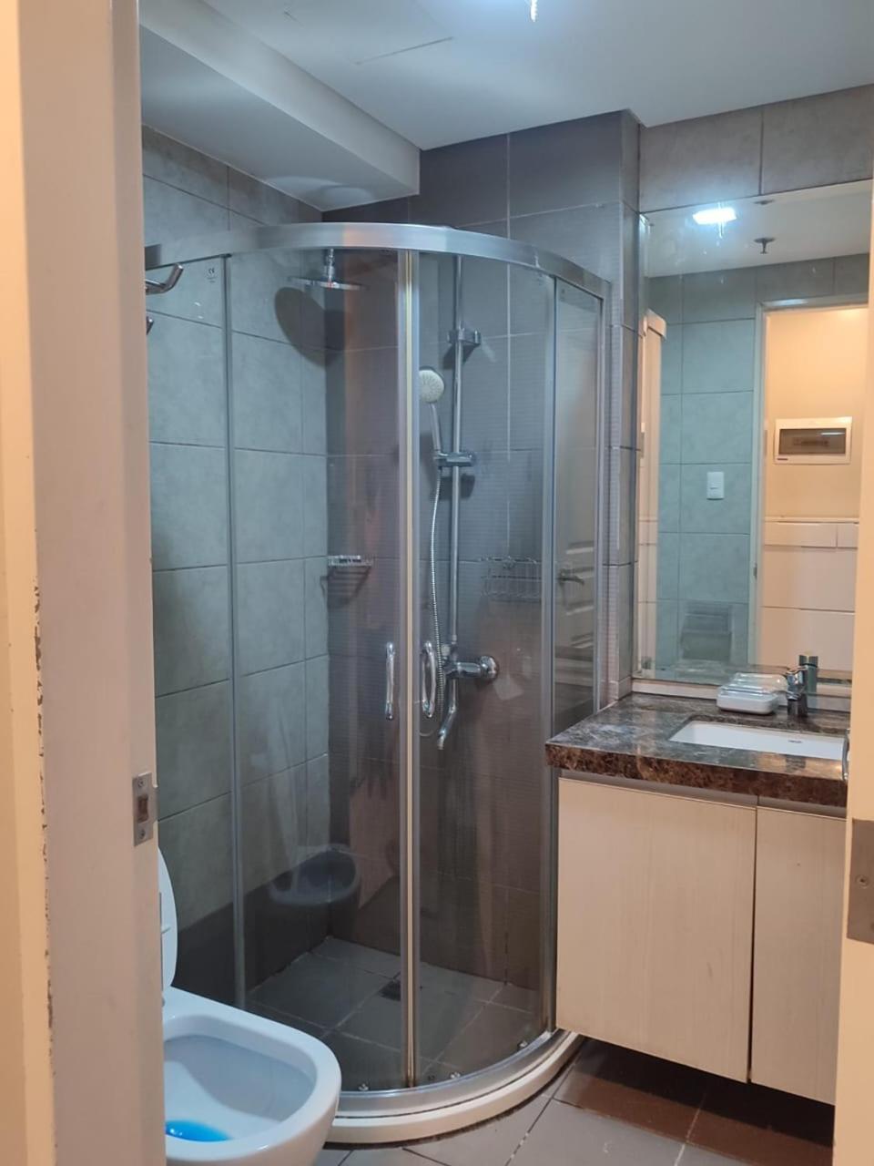 Pool View Staycation Paranaque Pasay Маніла Екстер'єр фото